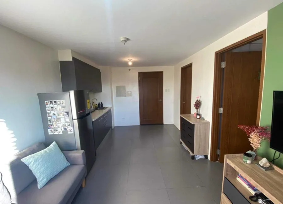 Foreclosed Sale 2.97 M 1-BR Condo at Casa De Sequioa, Las Piñas