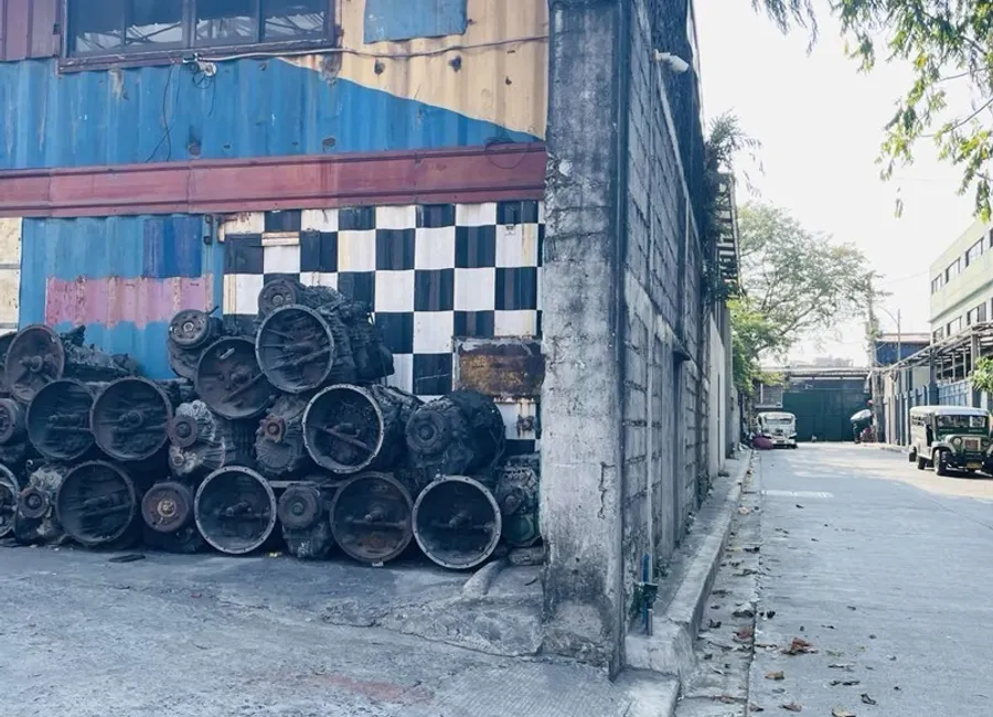 Rush SALE Prime Commercial Lot 517 sqm across Ayala Cloverleaf Quezon City