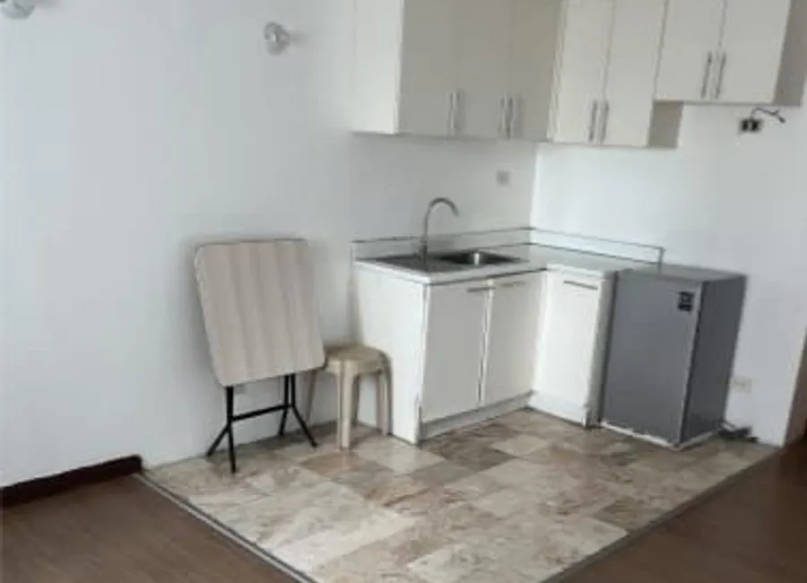 Studio Unit For Sale at Burgundy Mckinley Place, Don Galo, Parañaque