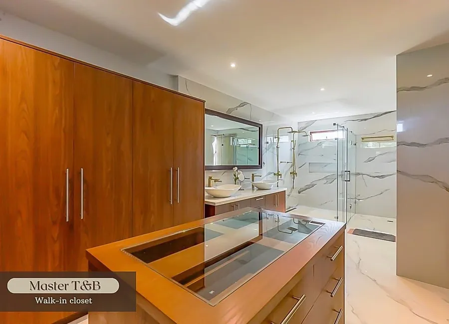 Mansion For Sale in Multinational Village, Paranaque City