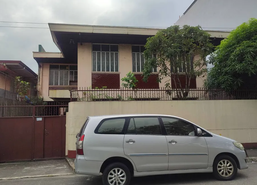 Residential Lot with Improvements (Old House) For Sale in Santa Mesa