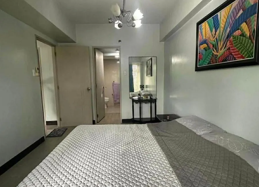 Rush Sacrifice Sale Condo Unit at The Parkside Villas Newport Pasay City