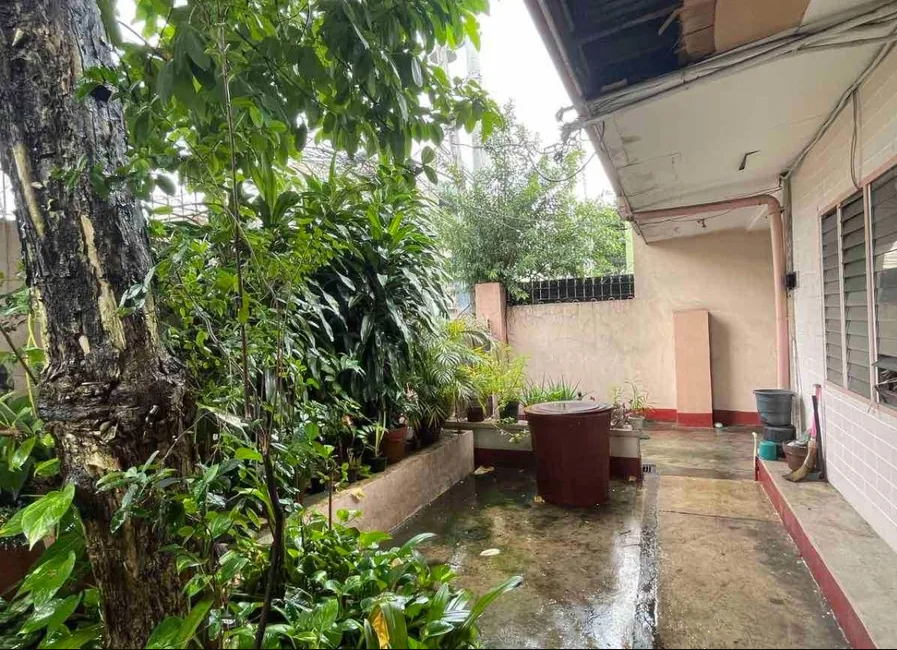 RUSH SALE Annapolis St. Cubao Commercial/Residential Lot With Improvements in QUEZON CITY