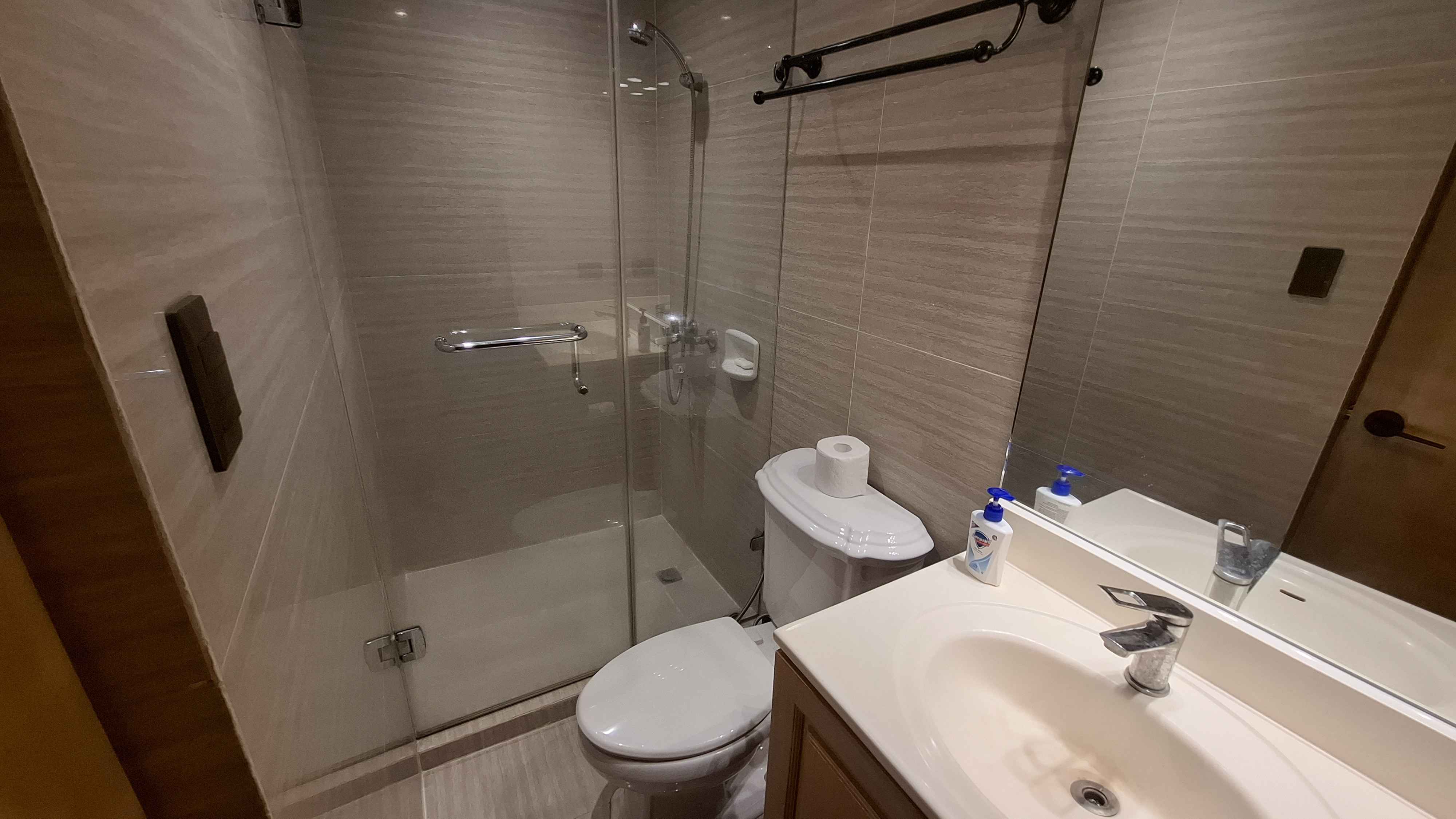 FOR SALE OR RENT Newly Renovated Sarasota 3 Bedroom Suite in PASAY
