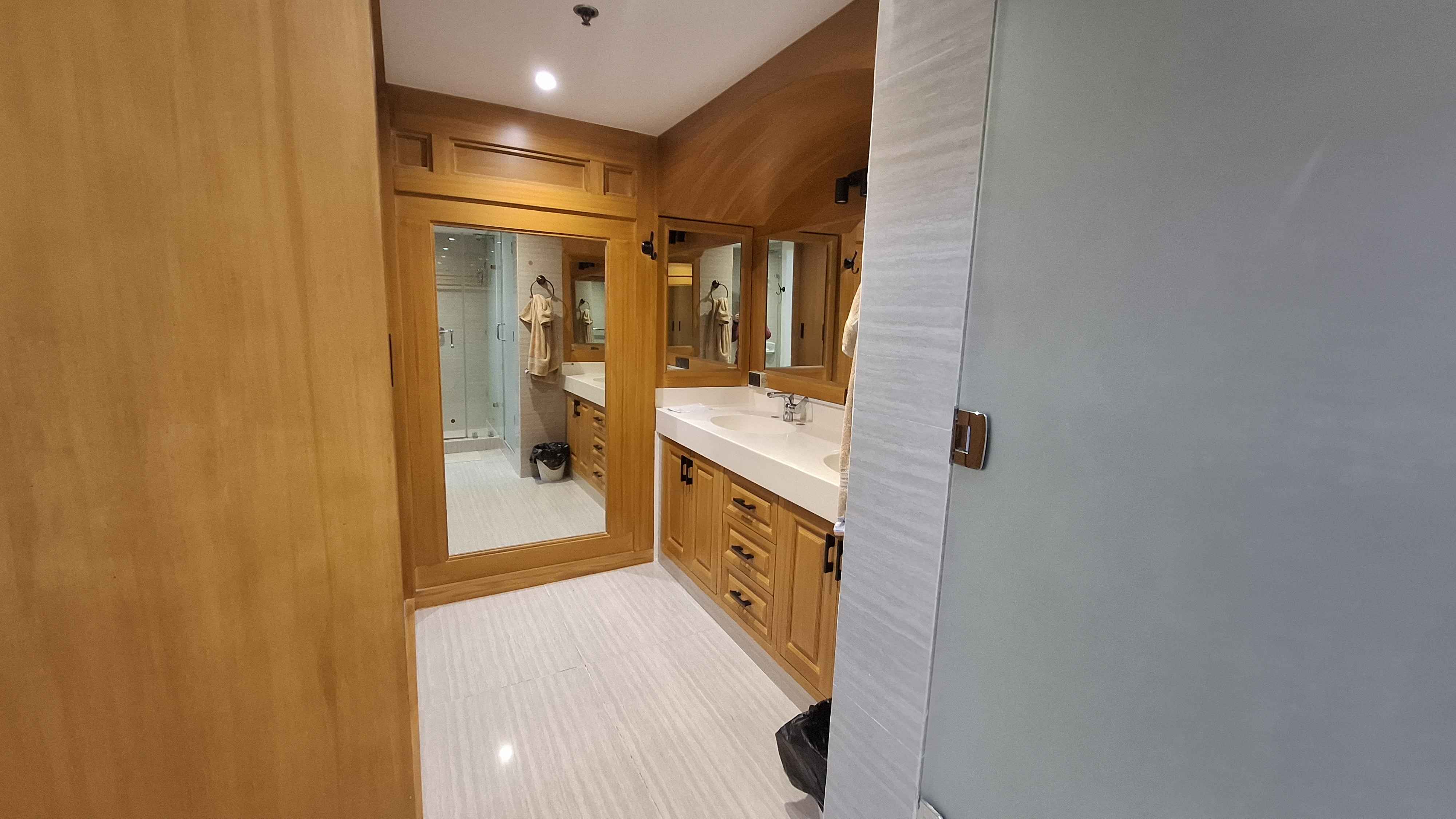 FOR SALE OR RENT Newly Renovated Sarasota 3 Bedroom Suite in PASAY