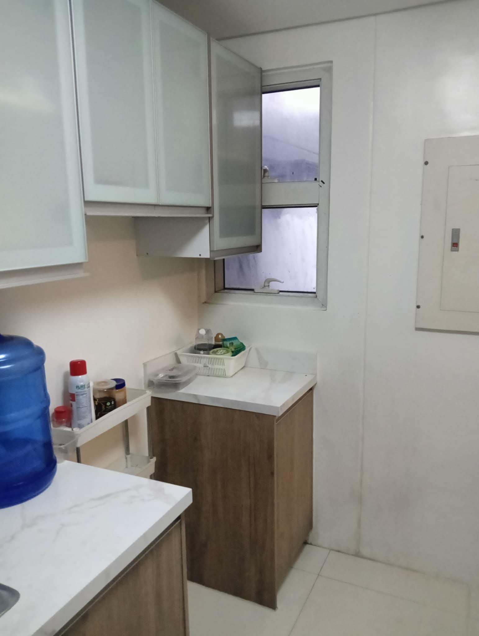 FOR RENT The Columns Ayala Avenue 2 Bedroom Unit in MAKATI CITY