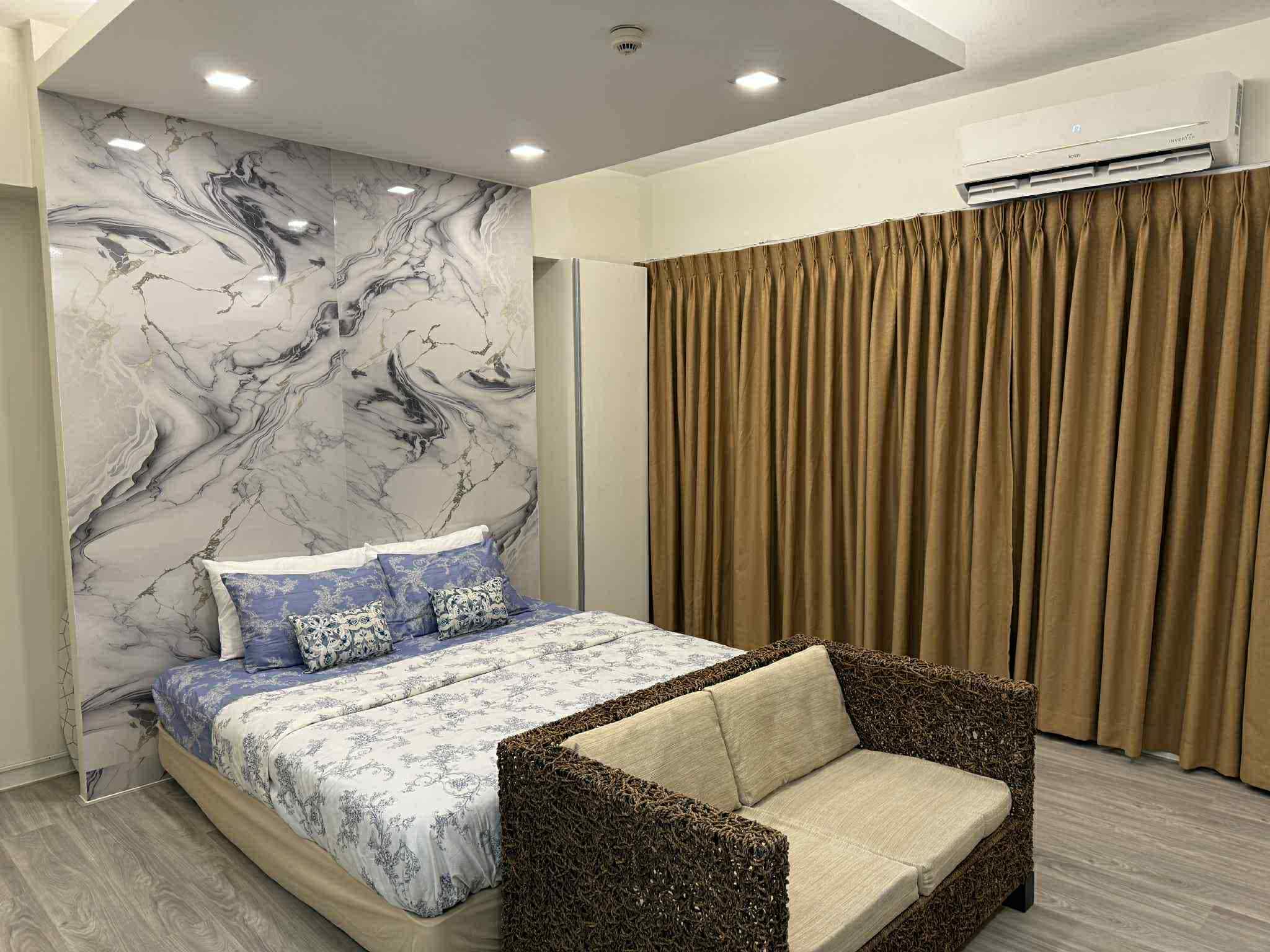 FOR RENT St. Francis Shangri-La Studio Unit in MANDALUYONG CITY